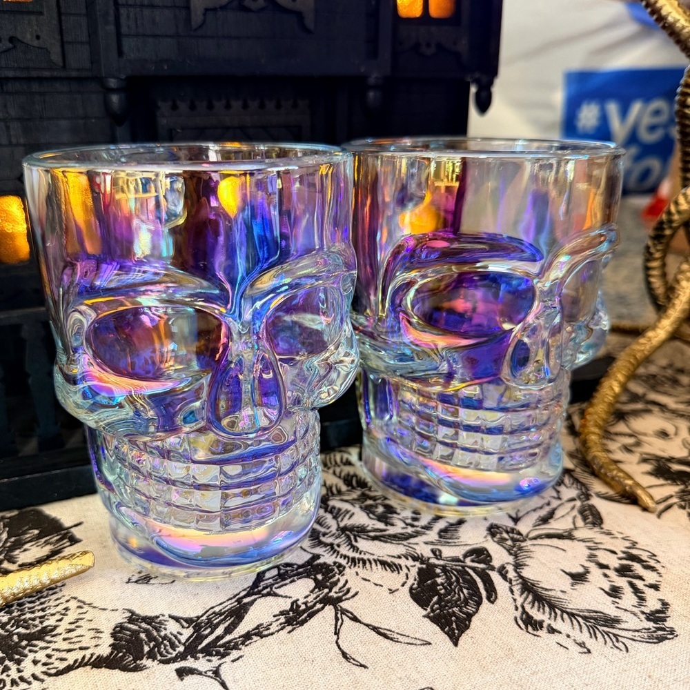 Skull Iridescent Set of 2 Mugs NEW Pair - Picture 2 of 6